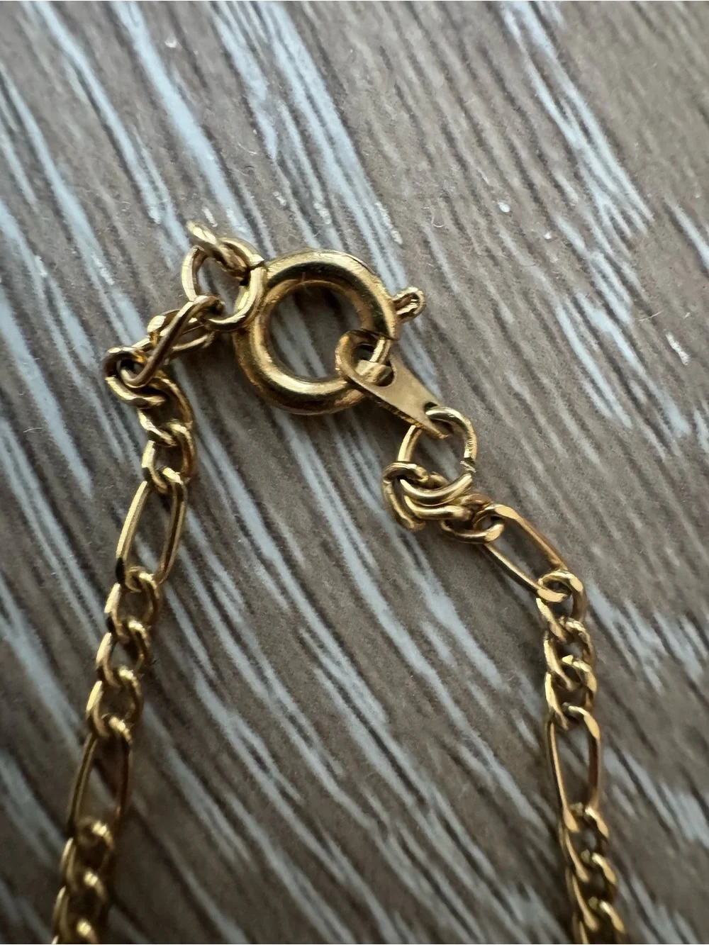 Lot of 3 gold tone women’s fashion necklaces